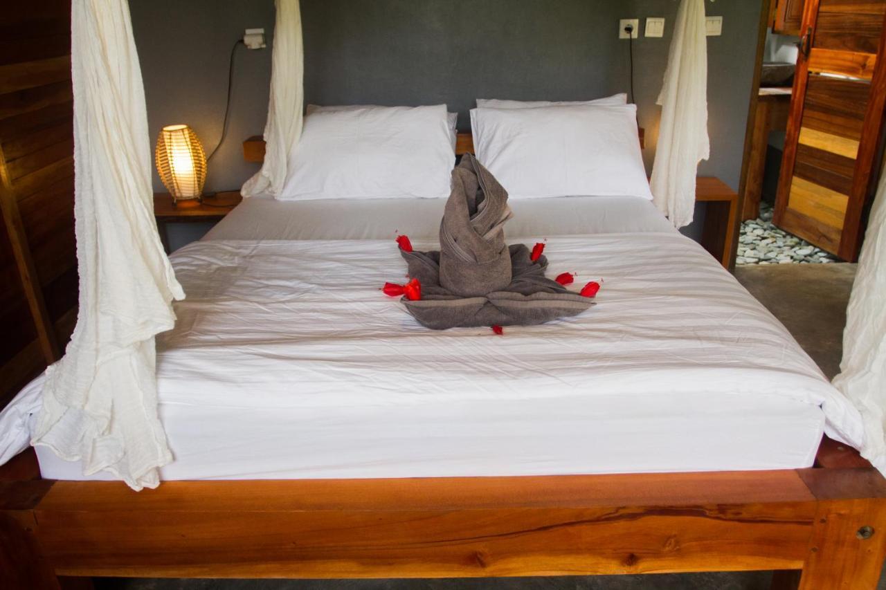 The Geckos Homestay เคลิมูตู ภายนอก รูปภาพ