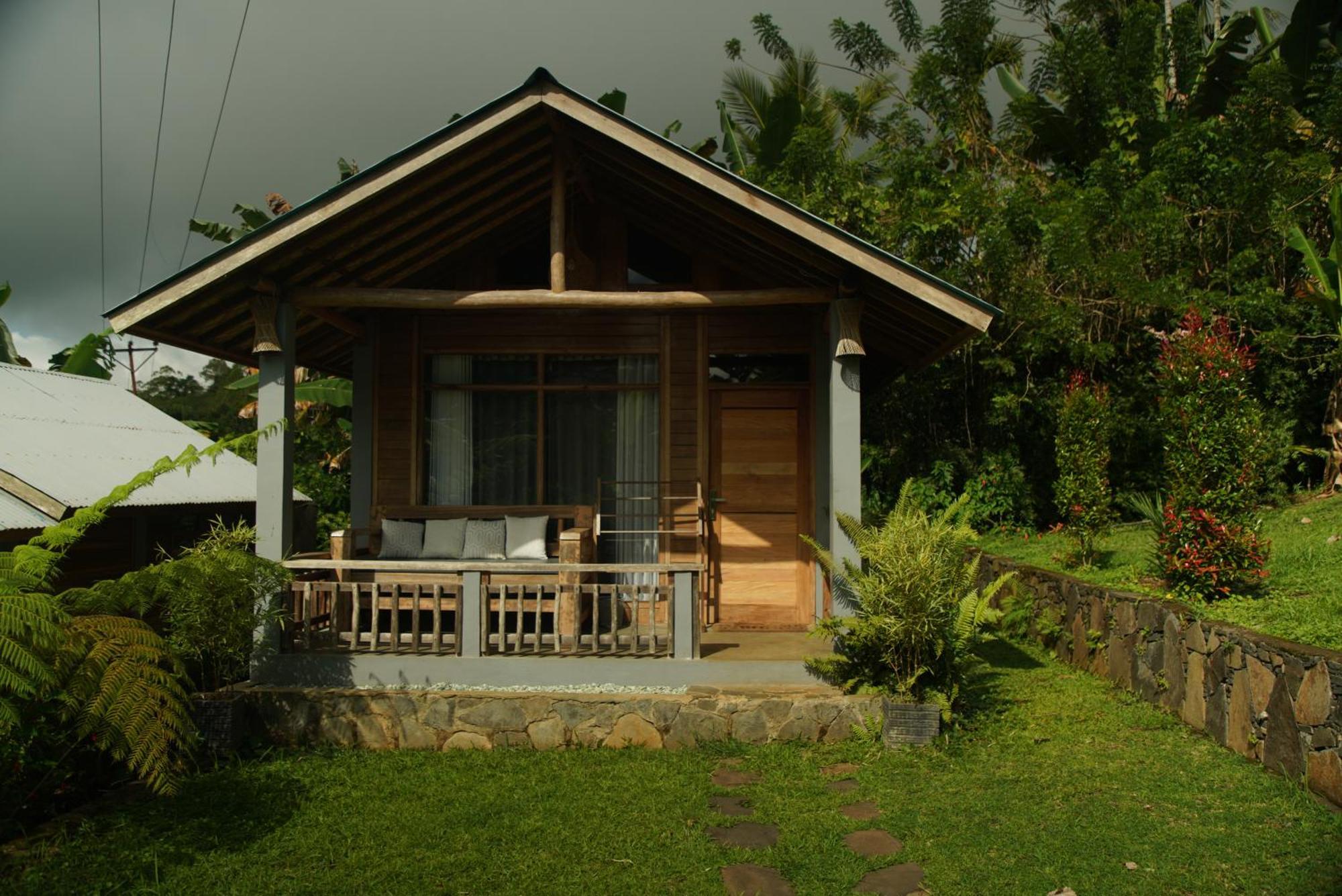 The Geckos Homestay เคลิมูตู ภายนอก รูปภาพ
